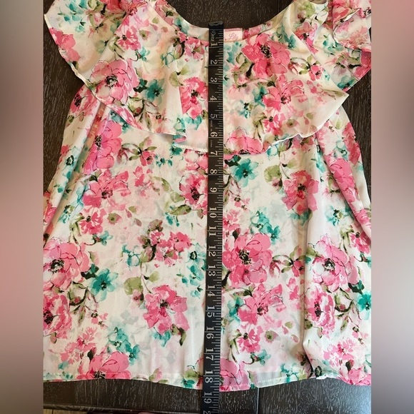 Pink Lily “I Don’t Kiss and Tell” Floral‎ Blouse - Picture 10 of 12